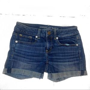 AMERICAN EAGLE OUTFITTERS high waisted stretch jean shorts blue size 2